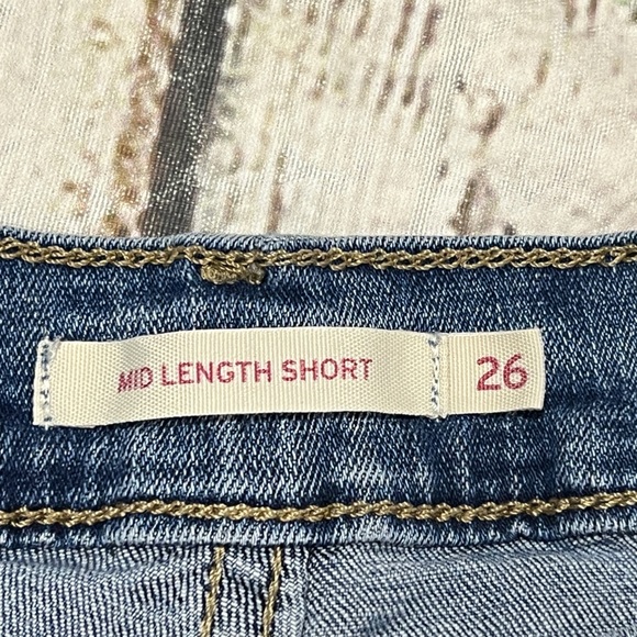 Levis Blue Denim Mid Length Shorts Womens Summer Beach Vacation - Picture 6 of 6